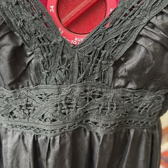 Velvet Brand Silk dress lingerie slip lined/silk black/black lace low V-neck - Picture 3 of 15